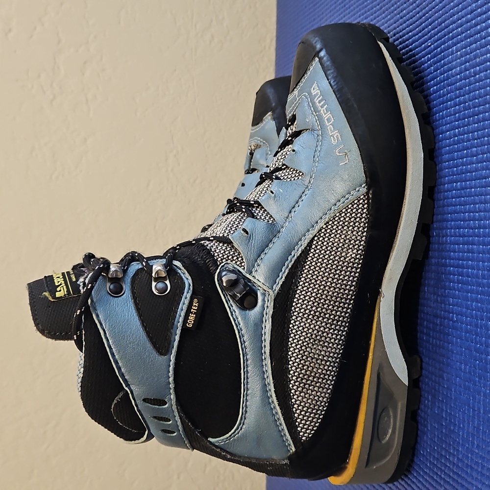 La Sportiva Hiking Boots, Size 7.5+ - Picture 3 of 16